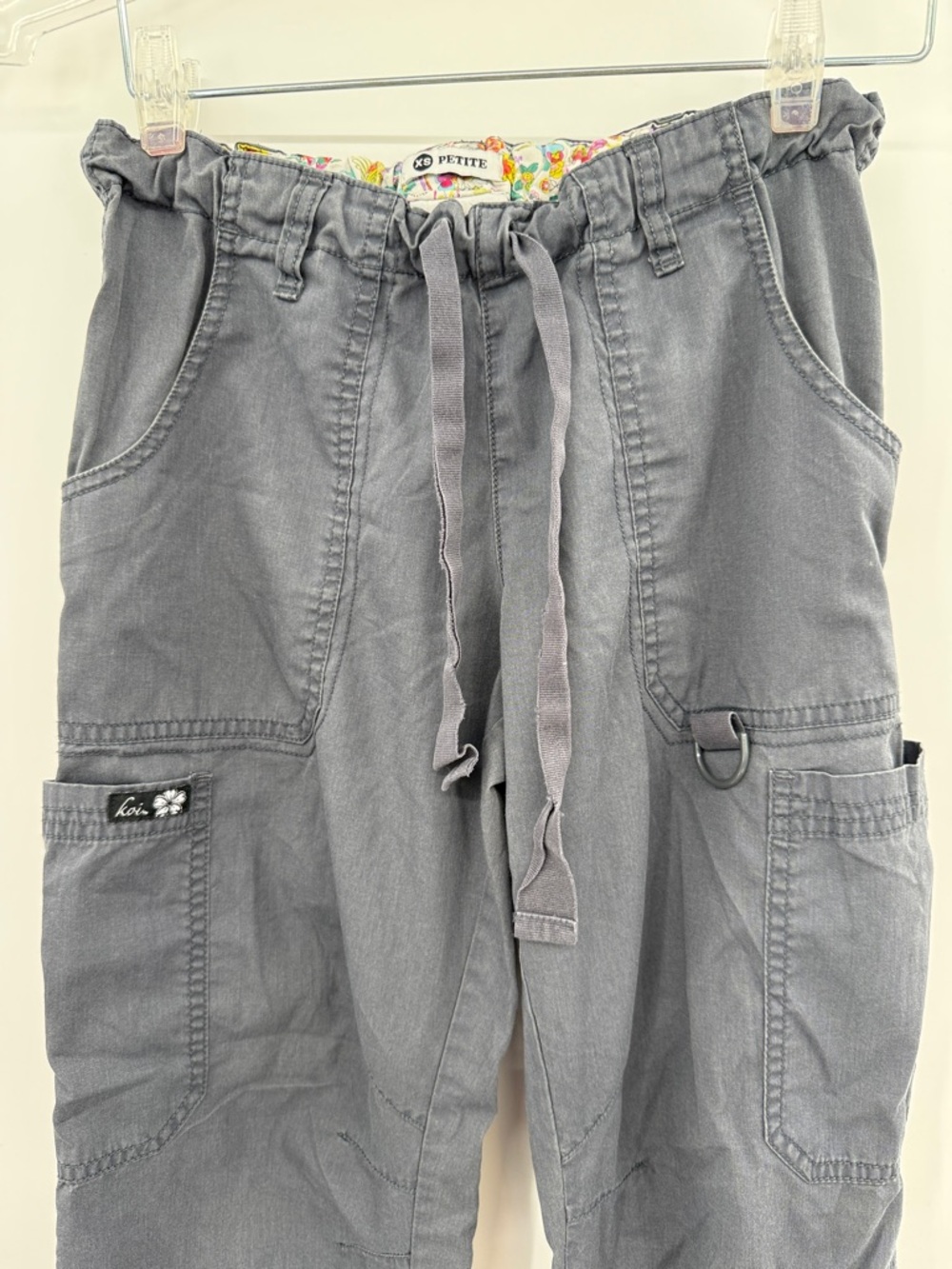 koi Lindsey Women's 7-Pocket Low-Rise Scrub Pants Size XS Petite Gray - Picture 2 of 11